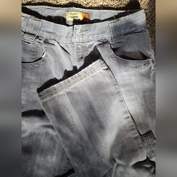 Old Navy Skinny kids sz14 gray jeans with black skull on back pocket - Picture 2 of 6